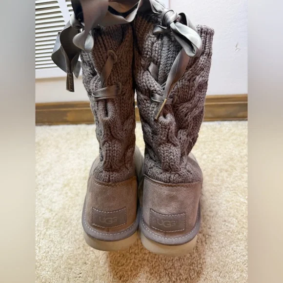 UGG Kiandra Boots Brown - Picture 3 of 9